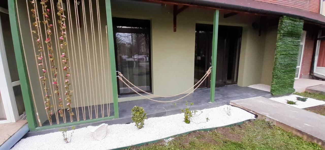 Apartamento Magic Green Studio Hunedoara Exterior foto